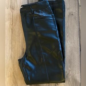 ARITZIA Wilfred Rebel Pant. Black. Size 6.